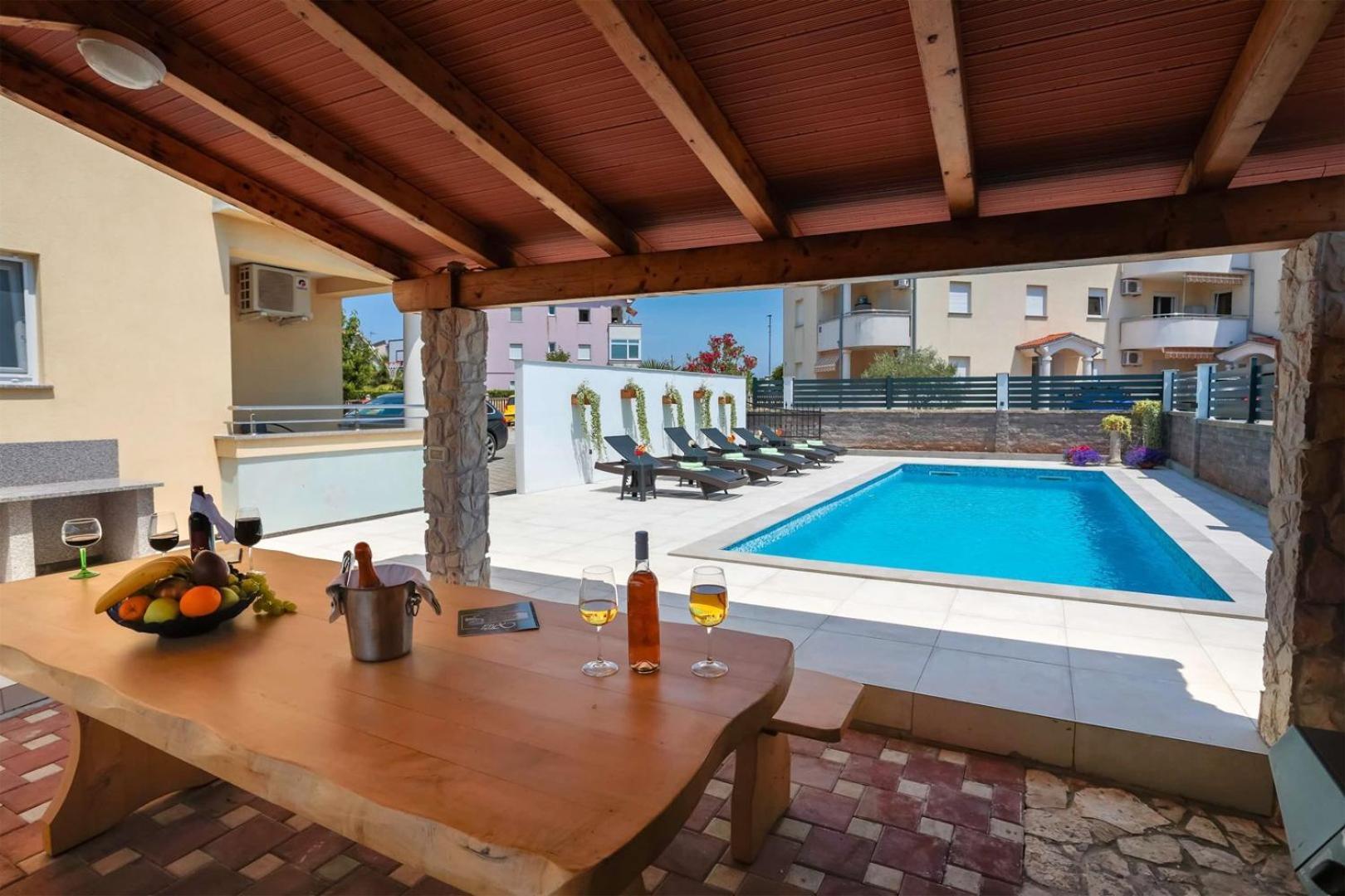 Villa Vita Apartments & Studios With Common Pool Valbandon Eksteriør billede