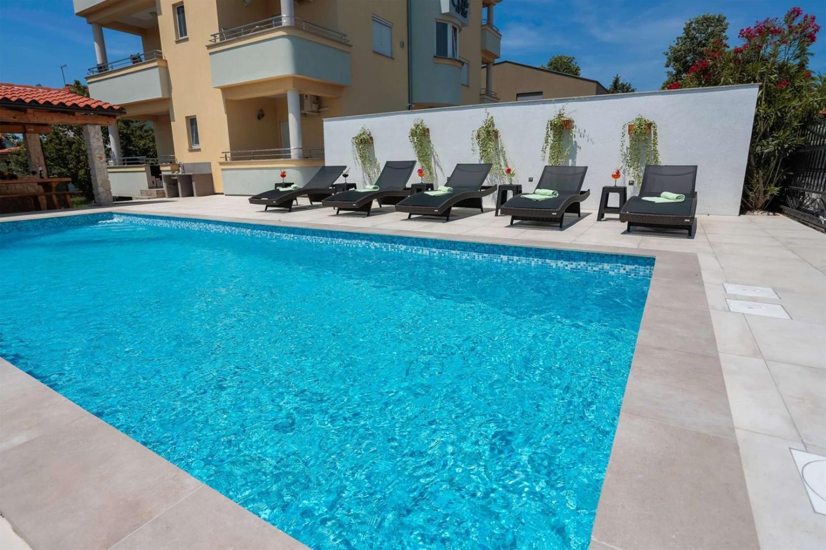 Villa Vita Apartments & Studios With Common Pool Valbandon Eksteriør billede