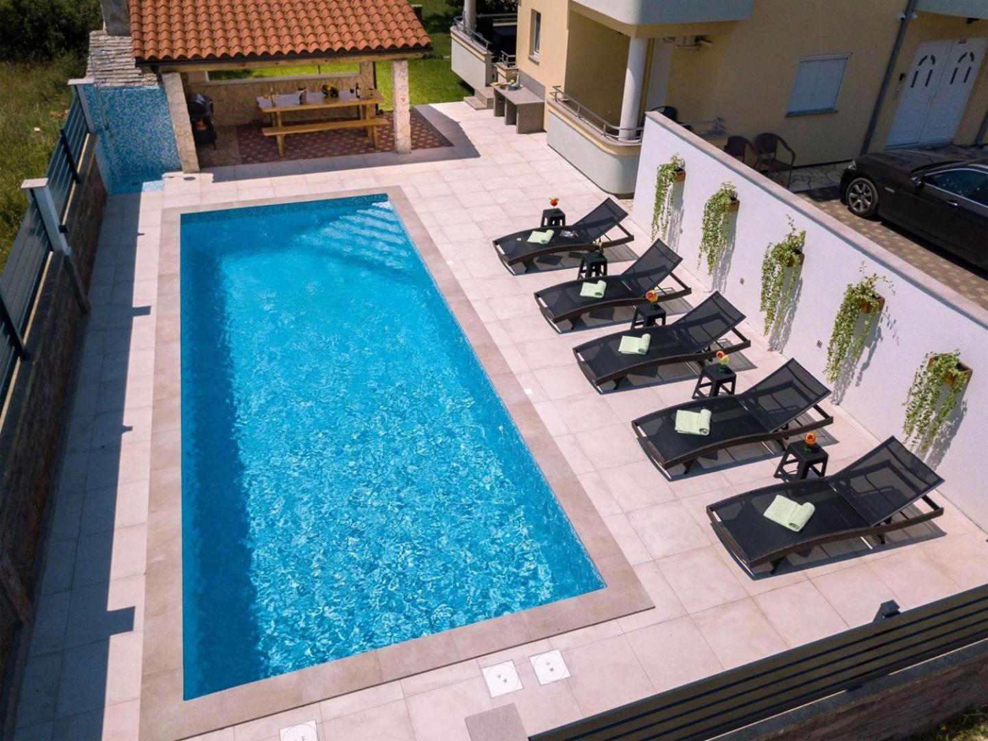 Villa Vita Apartments & Studios With Common Pool Valbandon Eksteriør billede