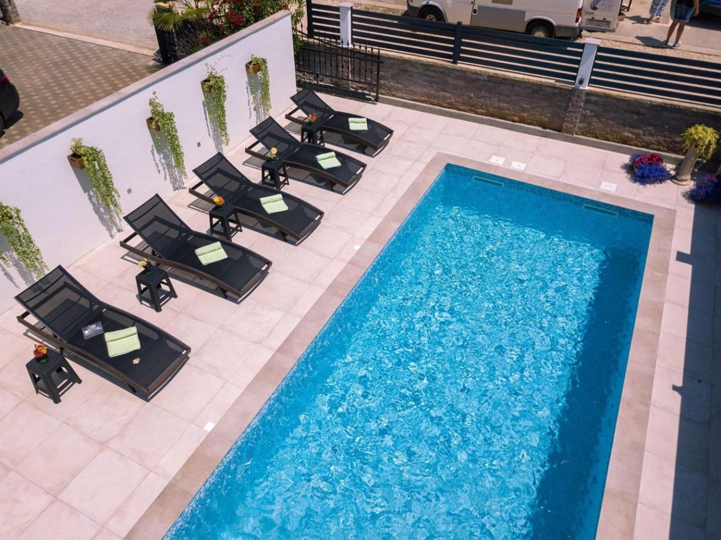 Villa Vita Apartments & Studios With Common Pool Valbandon Eksteriør billede